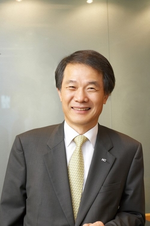 HanmiGlobal Chairman calls for new AI-driven business models - Versa AI hub